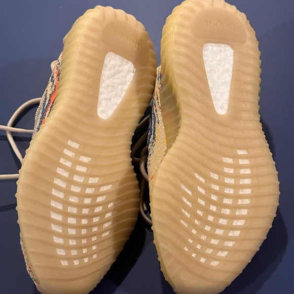 Yezzy - Picture 3 of 4